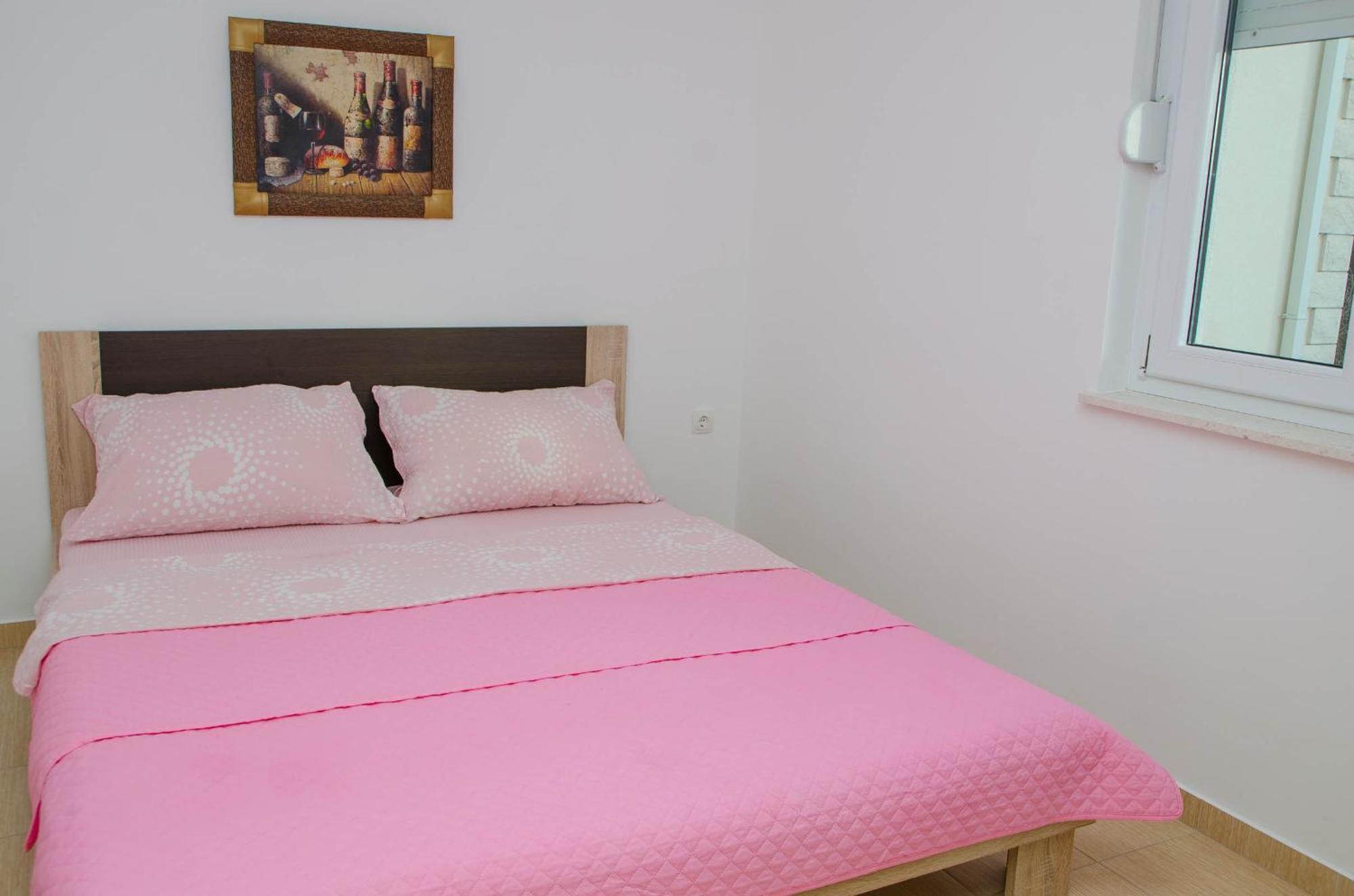 Leko Apartment *