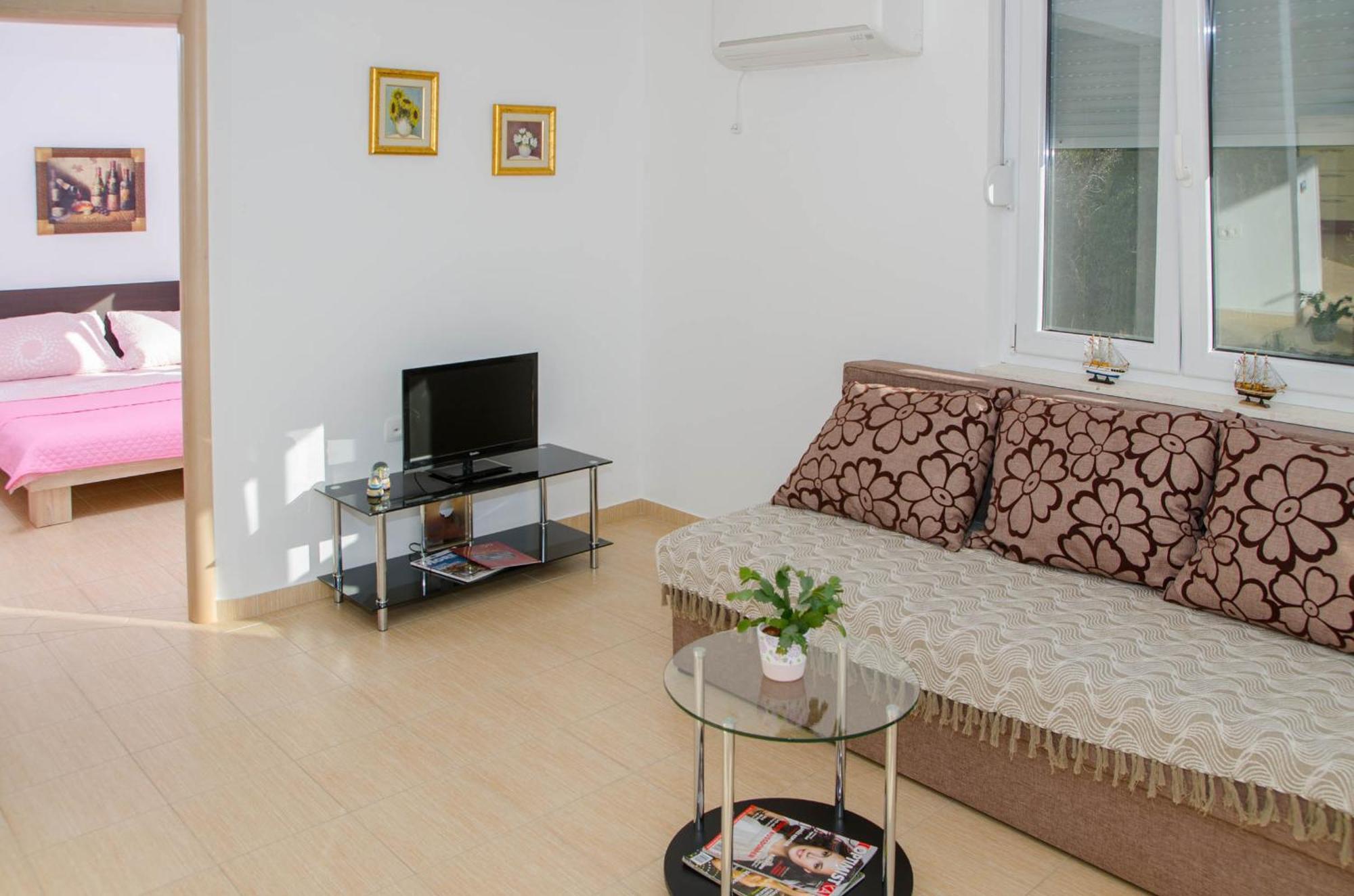Apartment Leko *